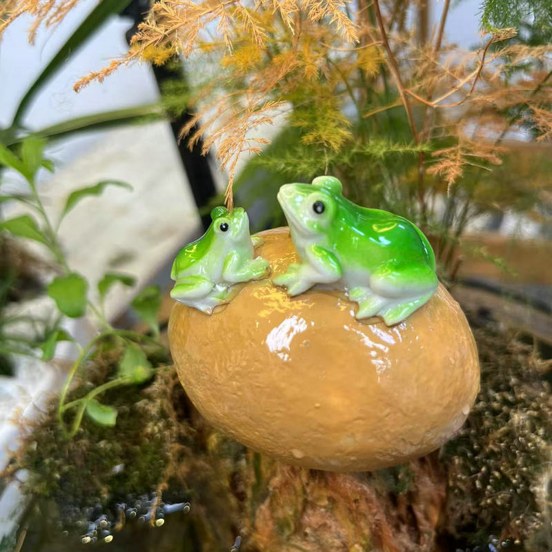 Pengba figurica žabe od smole za vrt – crtani stil, sintetička smola