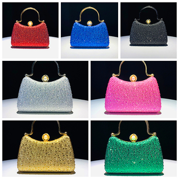 Večernja clutch torbica sa kristalima – satenski materijal, jastučast oblik, trodimenzionalna mala kvadratna torbica sa zatvaračem