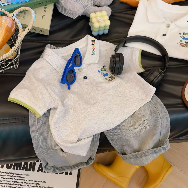 Díszített gyerekek polo felső, rövid ujjú, lazán szabott, pamutkeverék anyag, 2025 nyár