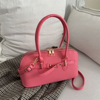 Ženska crossbody torba ispod pazuha - PU koža, gradski minimalistički stil, zatvarač, najlon podstava, dvostruki remen