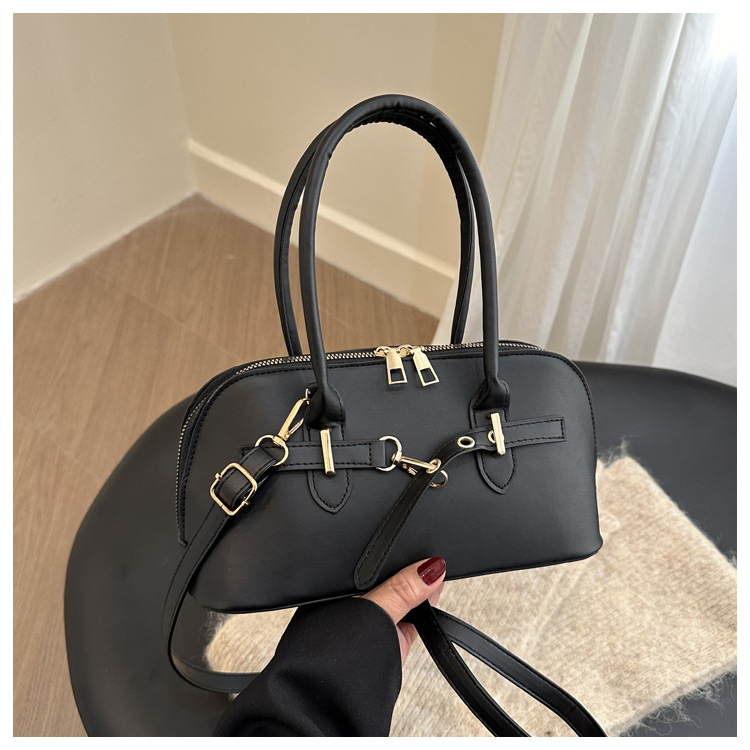 Ženska crossbody torba ispod pazuha - PU koža, gradski minimalistički stil, zatvarač, najlon podstava, dvostruki remen