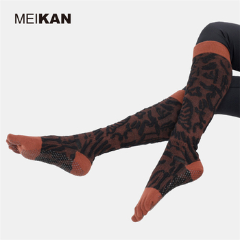 Ženske joga čarape – petprstne, visok tunel, reljefne, protuklizne, od pamuka