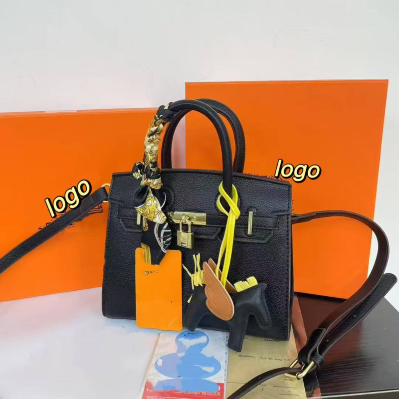 Crossbody torba od PU, horizontalni kvadratni oblik, podstava od sintetičke kože, zatvaranje poklopcem, unutarnja džep za mobitel