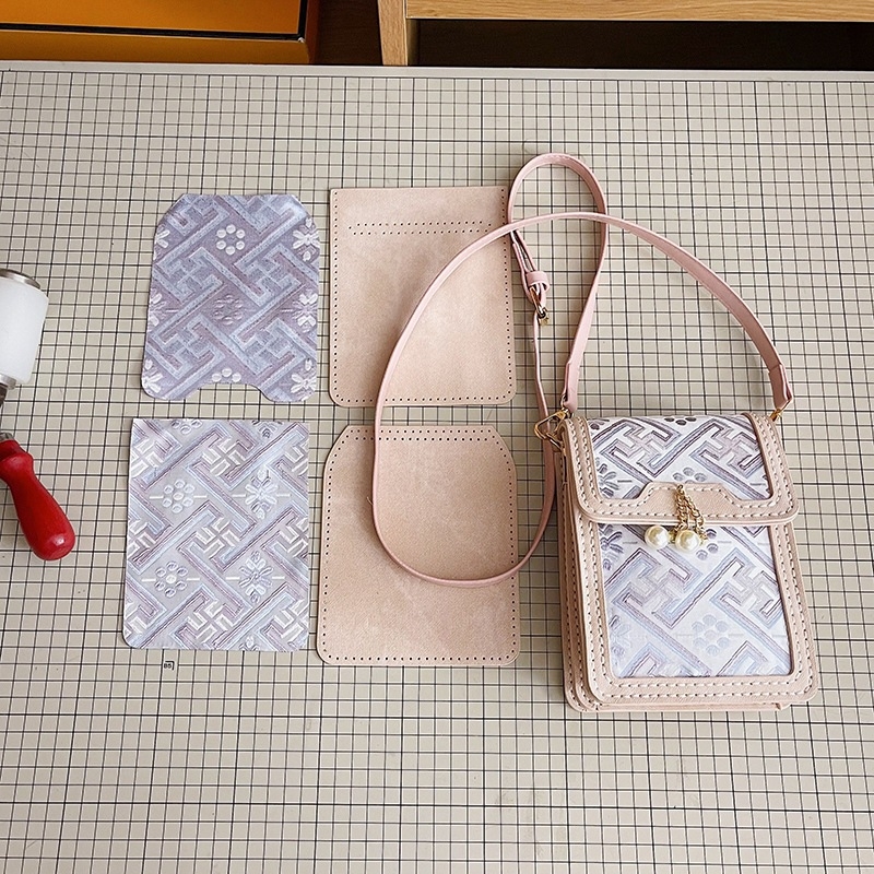 DIY set za torbicu – Novi nacionalni trend, PU materijal, vertikalni kvadratni oblik, zatvoren otvor, unutarnja pretinac za mobitel