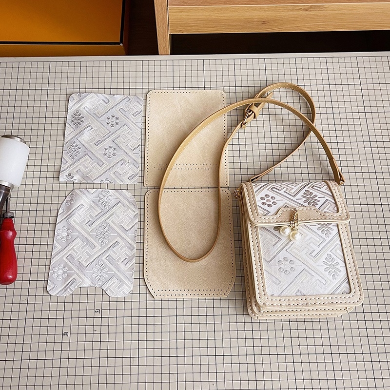 DIY set za torbicu – Novi nacionalni trend, PU materijal, vertikalni kvadratni oblik, zatvoren otvor, unutarnja pretinac za mobitel