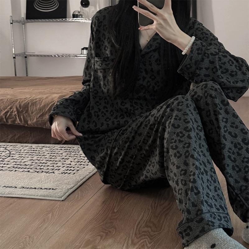 Ženski pamuk pidžama set s leopard uzorkom, dugi rukavi, kardigan-top i hlače, udobna kućna odjeća za proljeće i jesen.