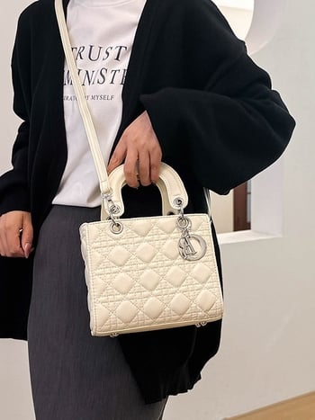 Ženska torbica preko ramena u stilu Lady Dior, PU materijal, magnetsko zatvaranje, uspravno pravokutni oblik, unutarnje džepove