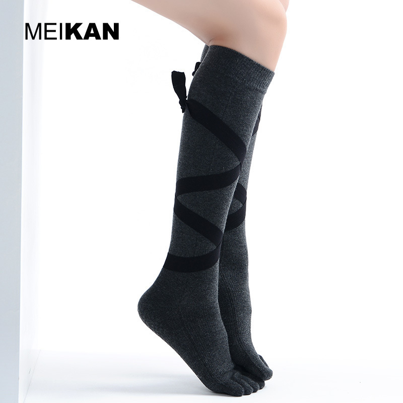 Κάλτσες γιόγκα με διαχωρισμένα δάχτυλα και υψηλό σωλήνα, αντιολισθητικές, 70–80% βαμβάκι, για εσωτερικές ασκήσεις Pilates και χορού