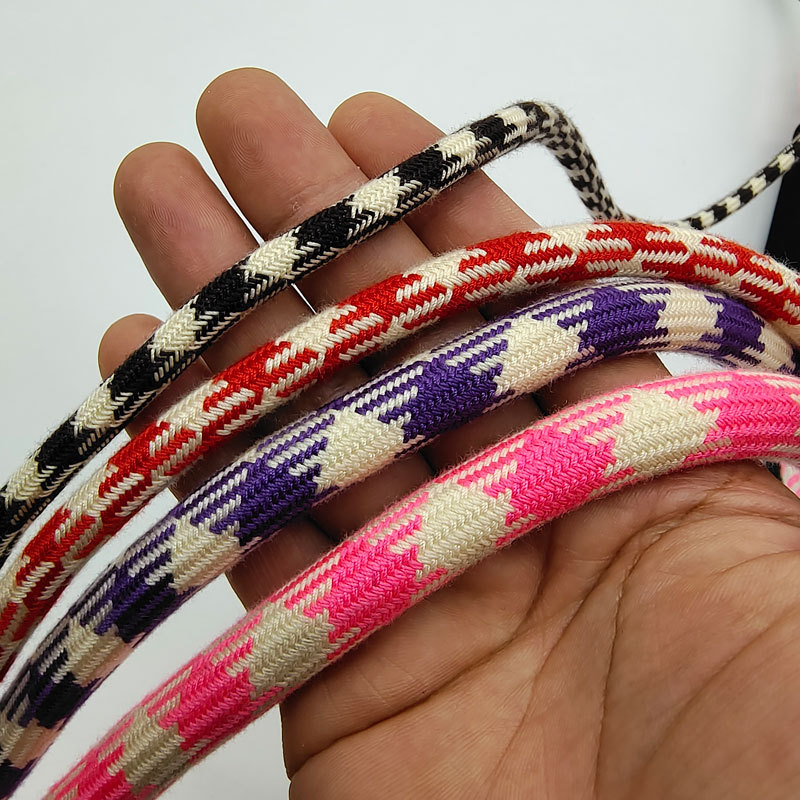 Nylon kétkutyás póráz csipkével, 2-in-1-ben