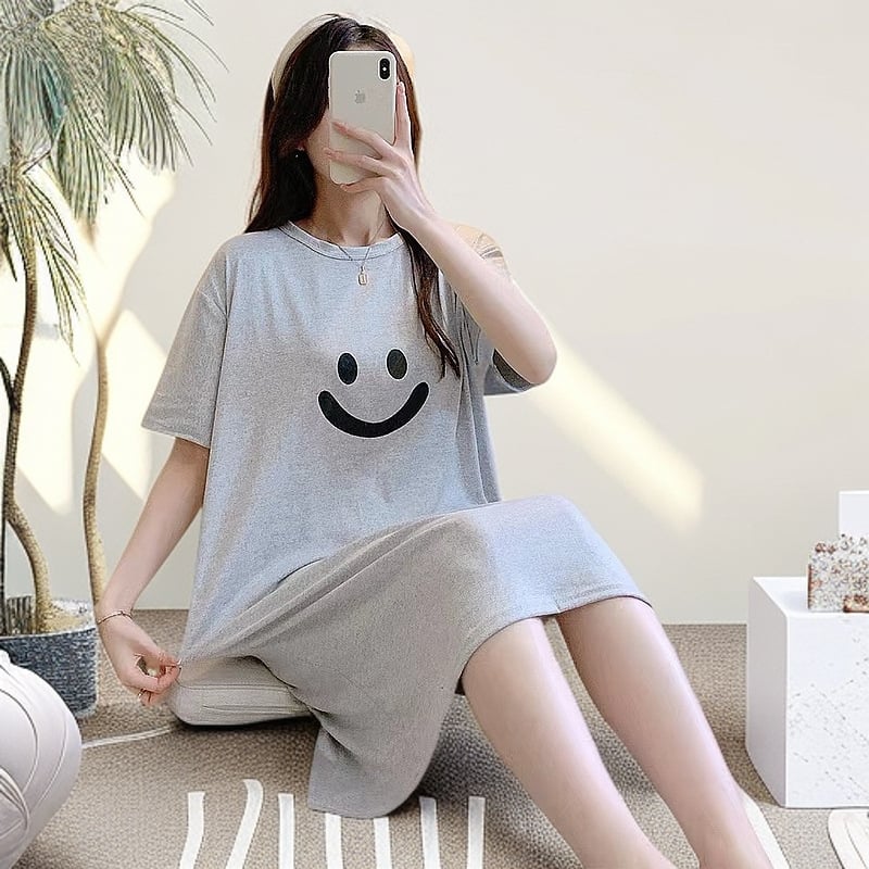 Дишаща късръкавна нощница за жени, кръгло деколте, свободен силует, средна дължина, подходяща за домашно облекло и носене навън