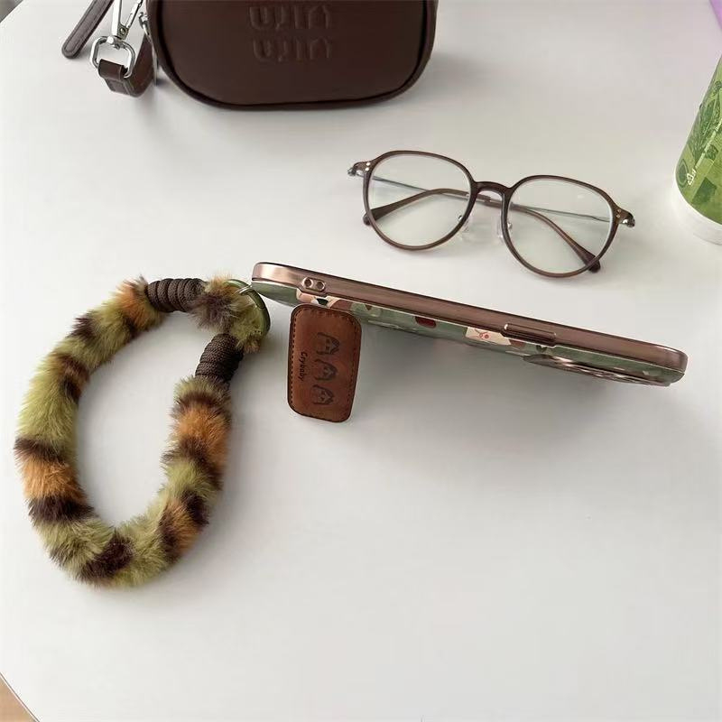 Retro kapica za glavu u zelenom leopard uzorku za futrolu iPhone 17 Pro, kompatibilno s iPhone 16 Pro s velikim otvorom iPhone 15 Pro