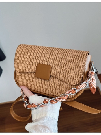 Crossbody torba za svakodnevnu upotrebu, ulični stil, PU materijal, vodoravnog kvadratnog oblika, otvaranje poklopcem, džep sa zatvaračem