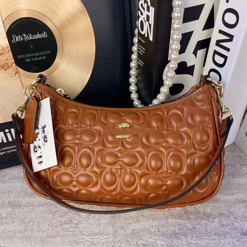 PU kožna crossbody torba za zrelu ženu, oblik dumpling, zatvarač, poliester podstava