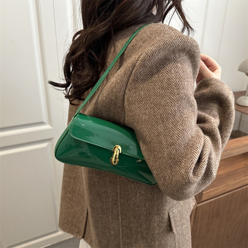 Ženska baguette torbica za pod pazuhom — PU, urbani minimalistički stil, horizontalni kvadratni oblik, magnetska kopča, poliester podstava, pretinac za telefon, džep na zatvarač, jedan naramenica