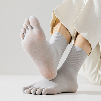 Čarape s pet prstiju od baršuna, unisex, jednobojne, upijaju znoj i prozračuju, srednje dužine, 70–80% najlon