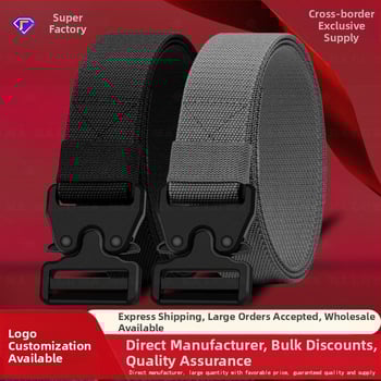 Curea de bărbați din pânză, cataramă din plastic, închidere cu catarama, lățime 2–4 cm, talie elastică.