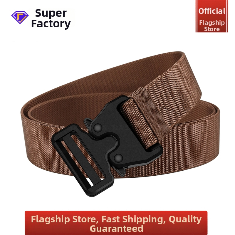 Curea de bărbați din pânză, cataramă din plastic, închidere cu catarama, lățime 2–4 cm, talie elastică.