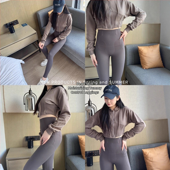 Pantaloni de modelare a corpului cu ridicare a feselor; Nailon + elastan; elasticitate ridicată; lungime 9/10; model unic