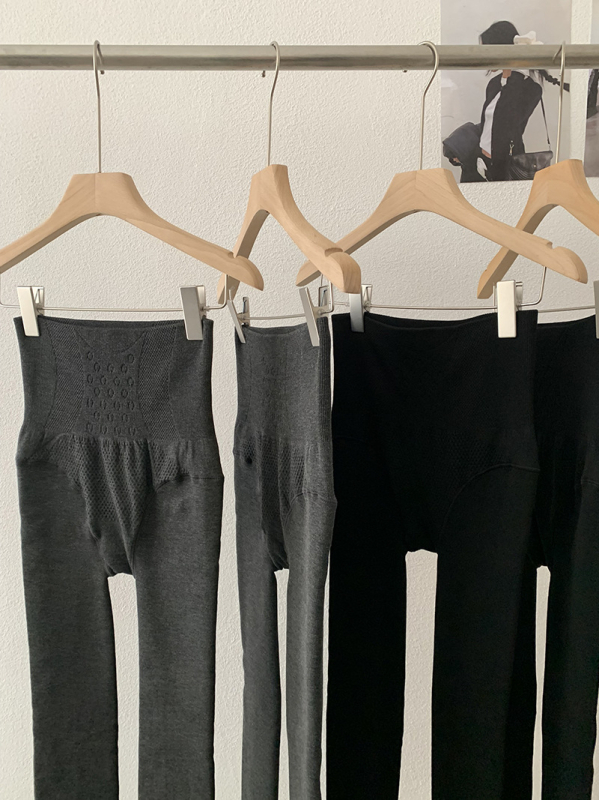 Pamutkeverék fonalból készült harisnyanadrág, meleg és vastag, 9/10 hossz, magas elasztikusság, zoklis stílus