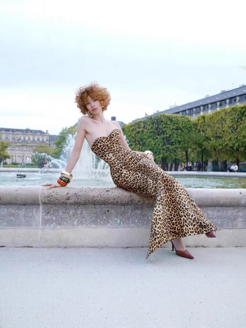 Satenska haljina s leopard printom, V izrez, bez rukava, duga haljina