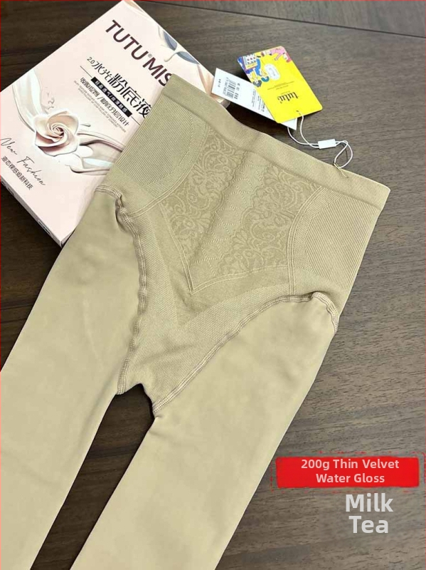 Nylon harisnya fenntartja a fenék emelését, egyszínű mintázat, közepes vastagság, T-crotch