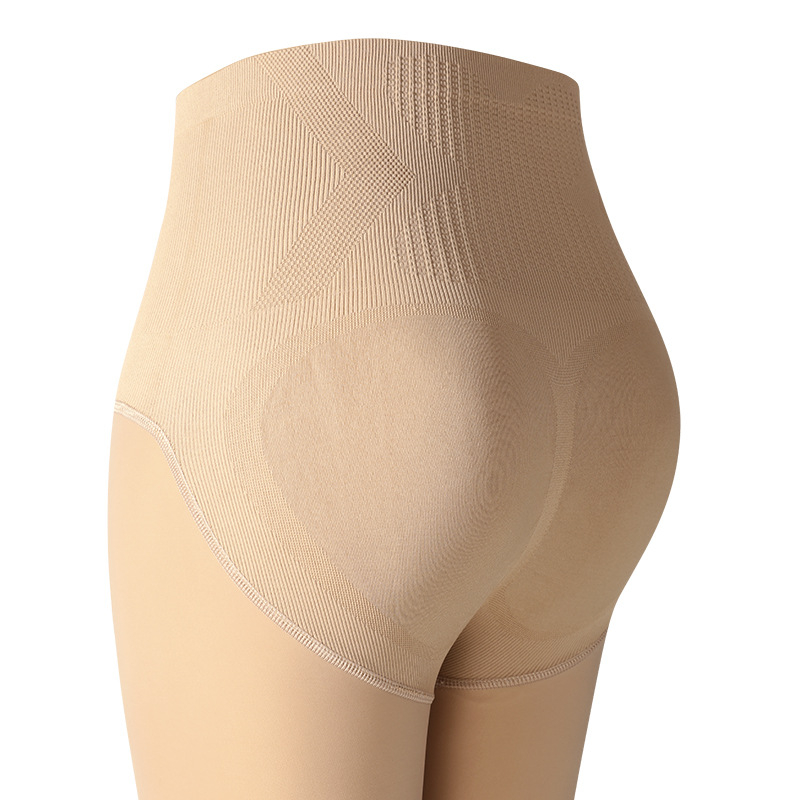 Nylon harisnya fenntartja a fenék emelését, egyszínű mintázat, közepes vastagság, T-crotch