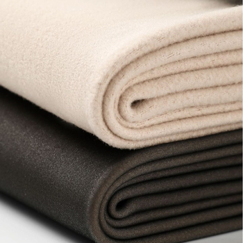 Hlačne nogavice s podizanjem stražnjice, jednobojne, debele najlonom 70–80%, s nogama