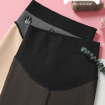 Hlačne nogavice s podizanjem stražnjice, jednobojne, debele najlonom 70–80%, s nogama