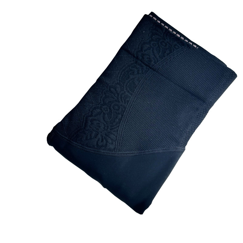 Hlačne nogavice s podizanjem stražnjice, jednobojne, debele najlonom 70–80%, s nogama