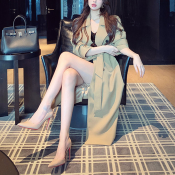 Дамски тренчкот с двойно закопчаване, полиестер, дълга дължина (80–100 cm), яка в стил костюм, дълги ръкави