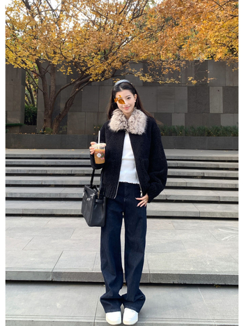 Női mű báránybőr kabát, szűk fazon, normál hosszúságú (50–65 cm)