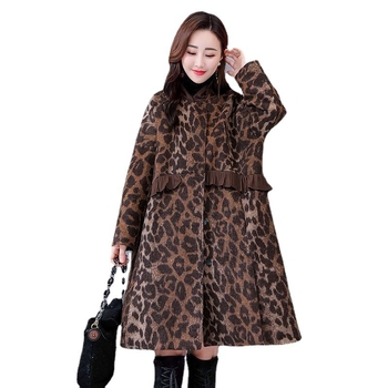 Női tweed kabát leopard mintával, vast gyapjúkeverék, álló gallér, hosszú ujjú, egysoros záródás, Hongkong-stílus.