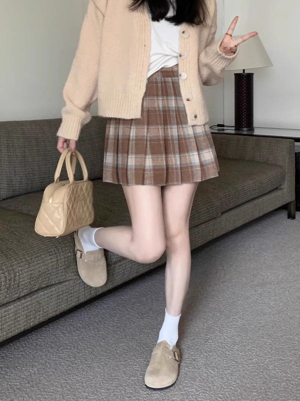 Gyerekeknek készült őszi–téli vastag pliszés szoknya, JK/stílus, 90% poliészter, kémiai rostok keveréke, 3–8 évesek