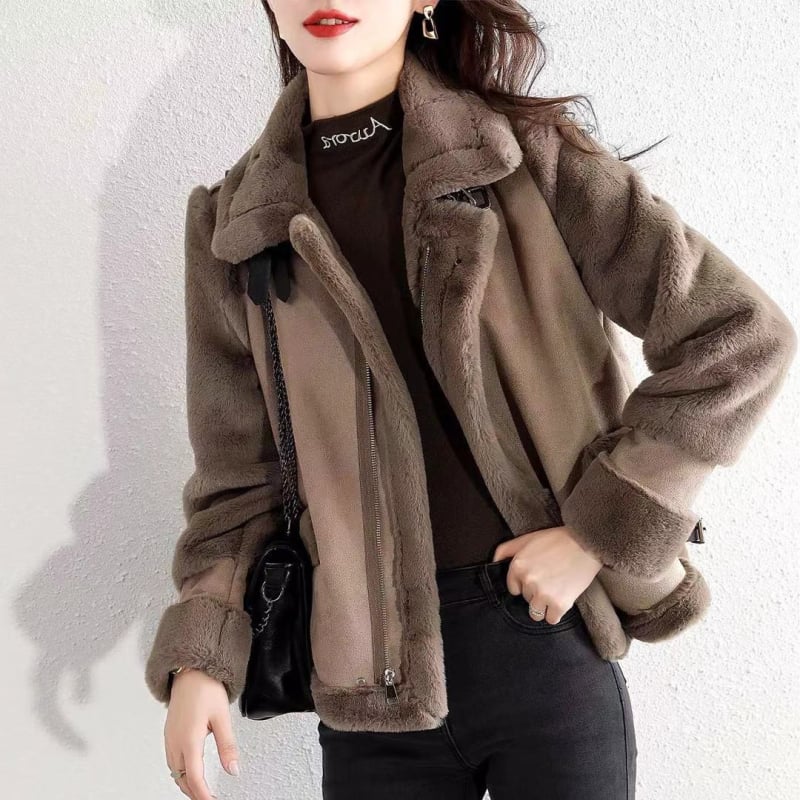 Дамско палто от полиестер – свободна кройка, дълги ръкави, яка, детайли с шевове