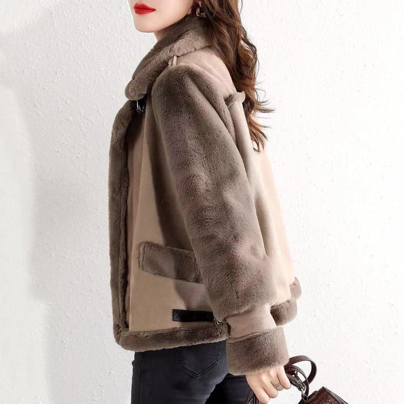 Дамско палто от полиестер – свободна кройка, дълги ръкави, яка, детайли с шевове