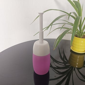 Ručný prenosný irigator pre poporodnú hygienu, nastaviteľný tlak vody, samočistiaca tryska, nastaviteľná vzdialenosť otvorov 80–200, model P013-01, ABS