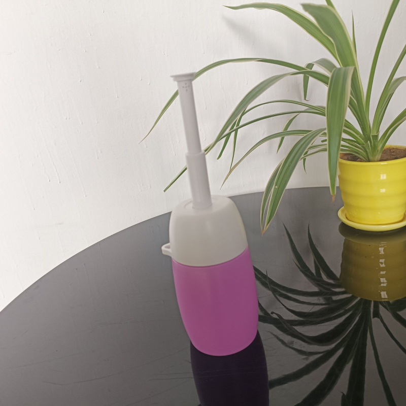 Ručný prenosný irigator pre poporodnú hygienu, nastaviteľný tlak vody, samočistiaca tryska, nastaviteľná vzdialenosť otvorov 80–200, model P013-01, ABS