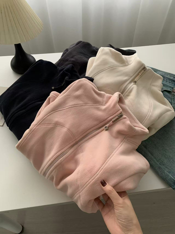 Női dzseki álló gallérral, szűk fazon, cipzár, hosszú ujjú, vastag anyag