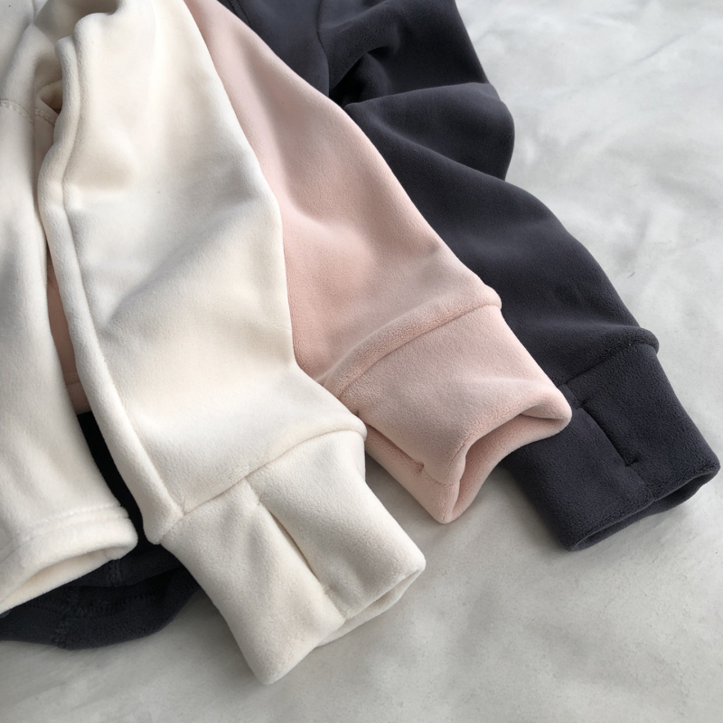 Női dzseki álló gallérral, szűk fazon, cipzár, hosszú ujjú, vastag anyag