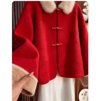 Női gyapjú kabát Mink szőrrel a gallérján, patchwork, álló gallér, háromgombos zárás