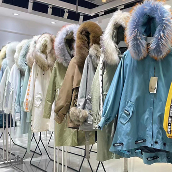 Rex nyúl szőrme béléses parka, róka szőrrel díszített gallér, poliészter anyag, középhosszú, téli 2025