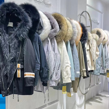 Rex nyúl szőrme béléses parka, róka szőrrel díszített gallér, poliészter anyag, középhosszú, téli 2025