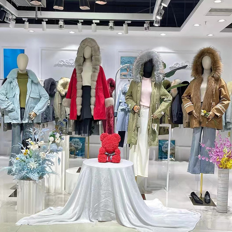 Rex nyúl szőrme béléses parka, róka szőrrel díszített gallér, poliészter anyag, középhosszú, téli 2025