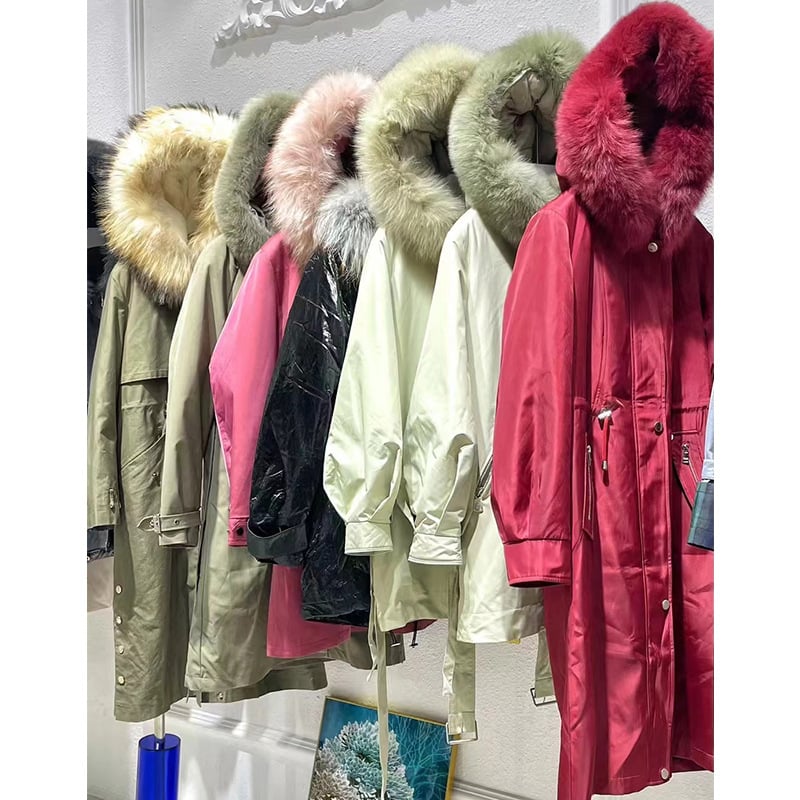 Rex nyúl szőrme béléses parka, róka szőrrel díszített gallér, poliészter anyag, középhosszú, téli 2025