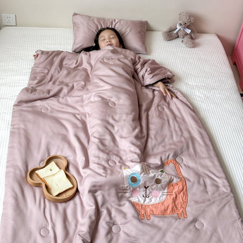 Gyerekeknek szóló alvózsák / takaró, 100% pamut anyag, súly 1.6-2 kg, töltet 20% szója rost + 80% poliészter rost, egyszerű stílus