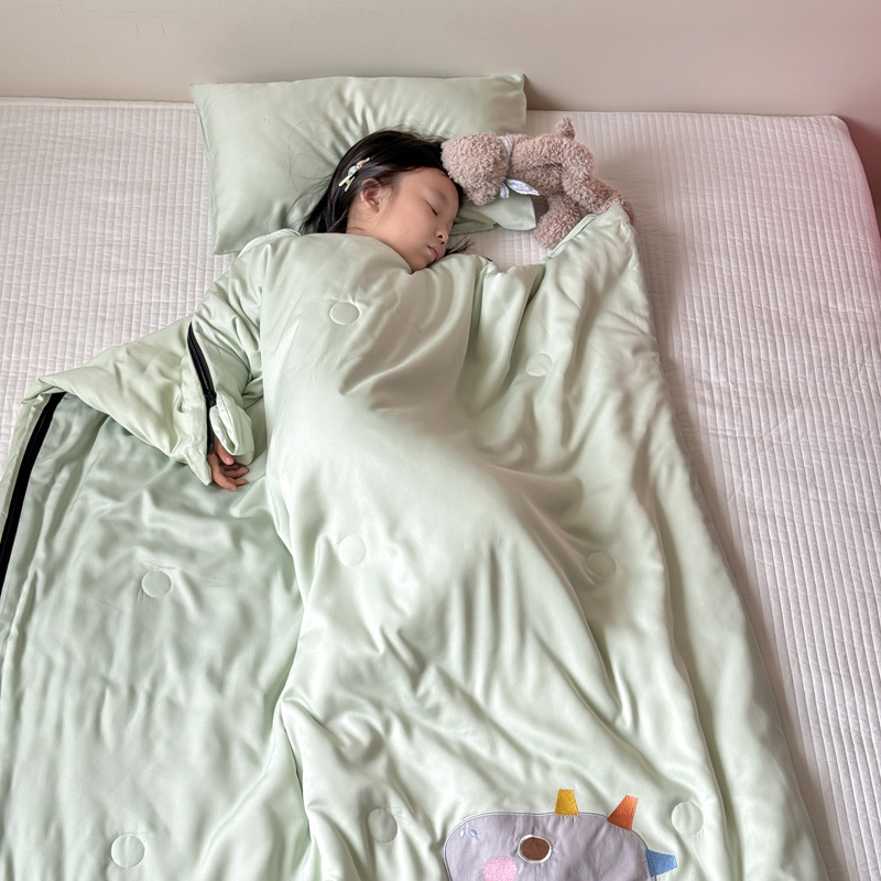 Gyerekeknek szóló alvózsák / takaró, 100% pamut anyag, súly 1.6-2 kg, töltet 20% szója rost + 80% poliészter rost, egyszerű stílus