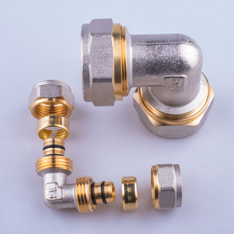 Αλουμινοπλαστικά εξαρτήματα σωληνώσεων με εσωτερικές και εξωτερικές βίδες για ζεστό και κρύο νερό, διαμέτρους 1/2–32, δυνατότητα εξατομίκευσης επεξεργασίας