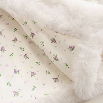 Ženski kaput od zecje dlake, debeli i topli, s stojećim ovratnikom i dugim rukavima (Materijal: poliester; Glavni materijal 90–95% poliester; Dugi rukavi; Stojeći ovratnik)