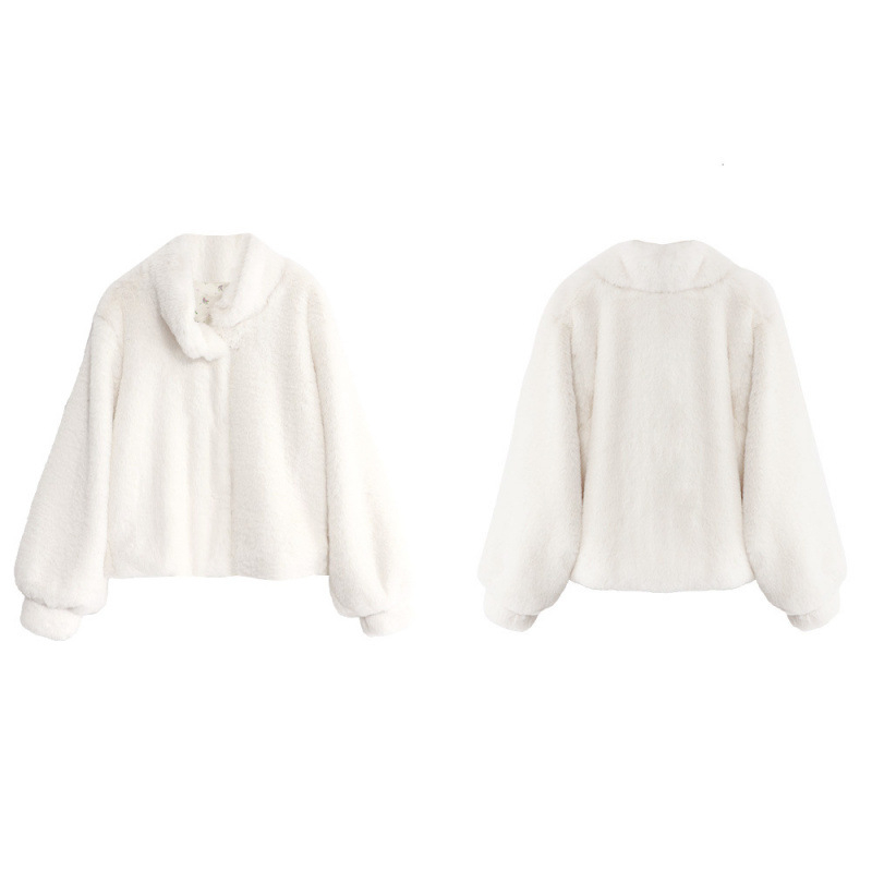 Ženski kaput od zecje dlake, debeli i topli, s stojećim ovratnikom i dugim rukavima (Materijal: poliester; Glavni materijal 90–95% poliester; Dugi rukavi; Stojeći ovratnik)