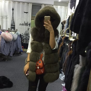 Vestă din blană sintetică cu glugă, fără mâneci, guler în V, lungime medie 65-80 cm, vulpe și nurcă